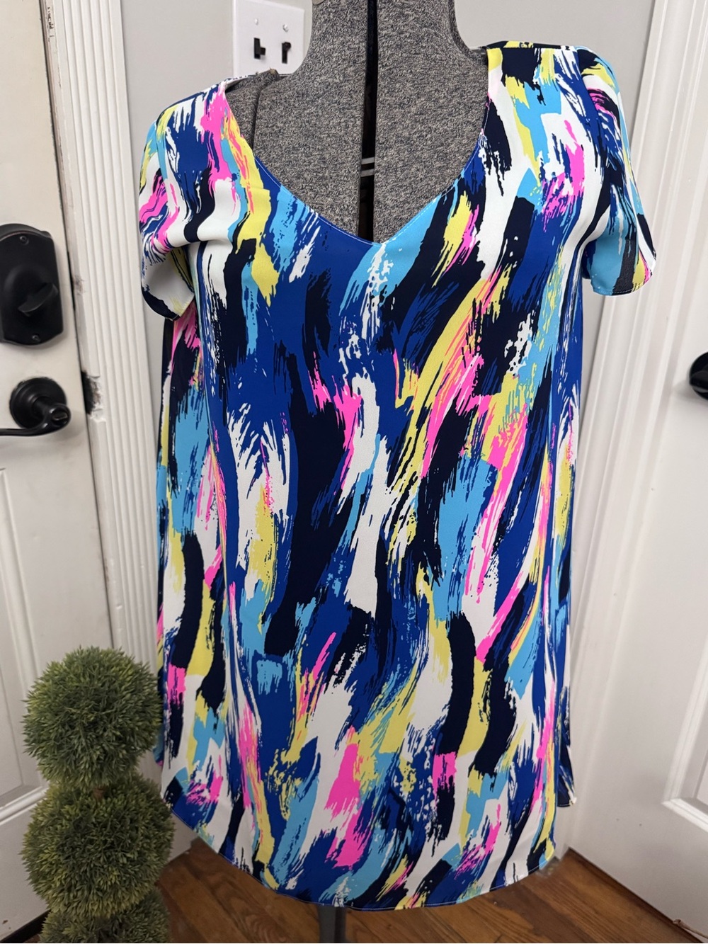 Women’s Buddy Love Vibrant Brushstroke V-Neck Women’s Mini Dress Small